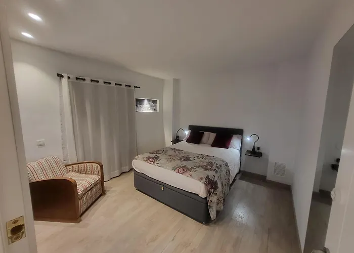 Turistic Girona - Piso De 1, 2 O 3 Habitaciones